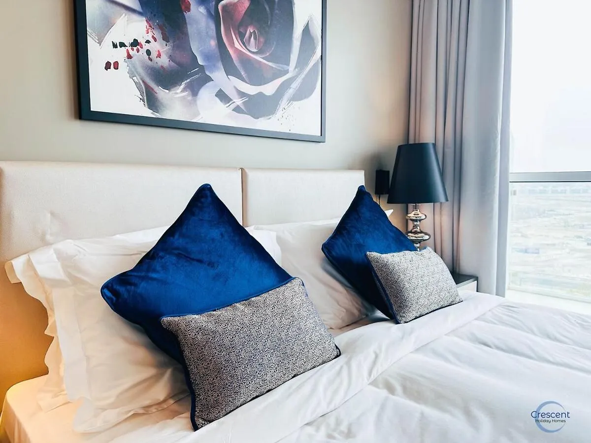 Luxurious Studio In Damac Hills ドバイ アパート