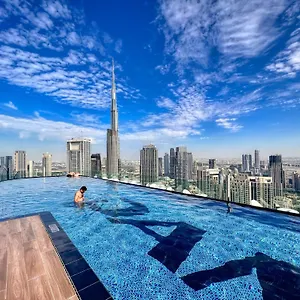 Highest Infinity Pool In Downtown Dubaï